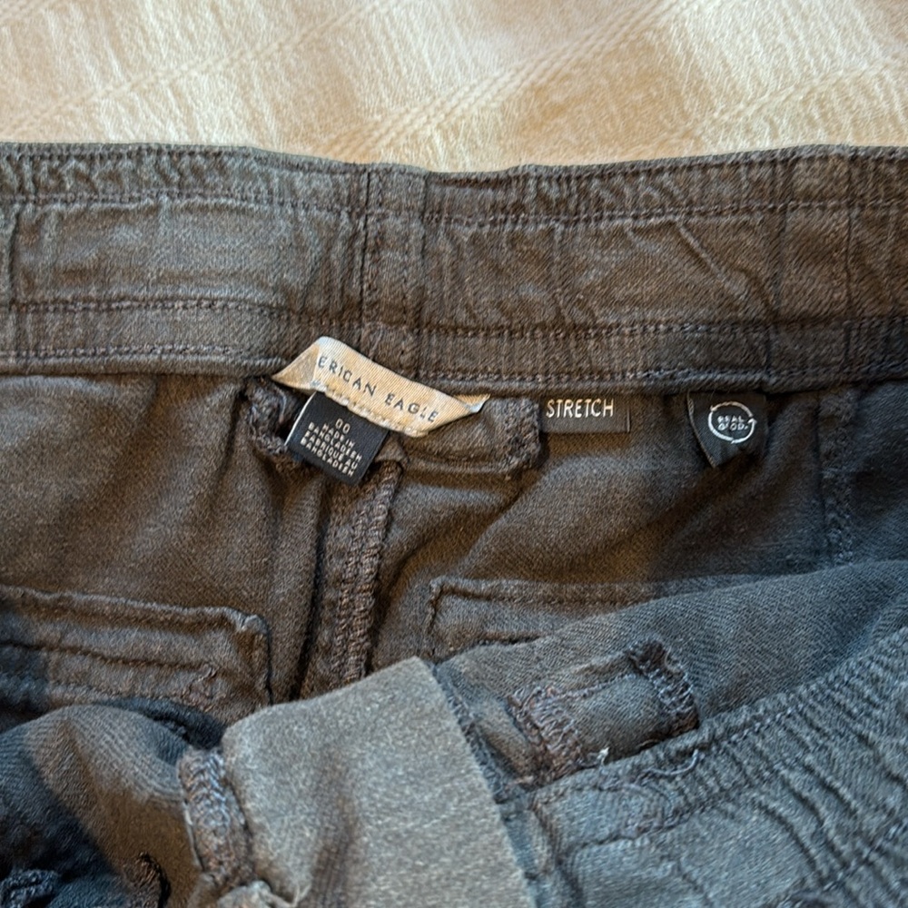 American Eagle Outfitters Black Women's Cargo Shorts - Picture 3 of 4